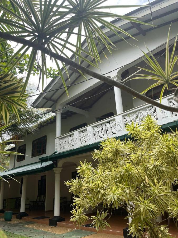 Lavila Beach Cottage Wadduwa Bagian luar foto