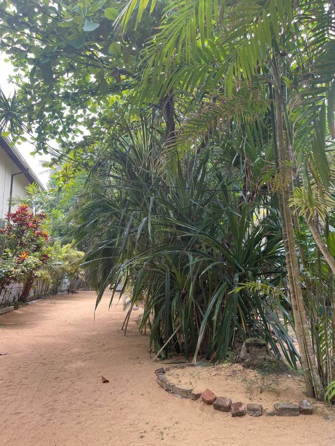 Lavila Beach Cottage Wadduwa Bagian luar foto