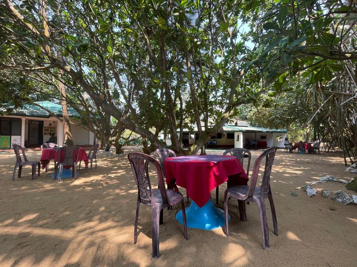 Lavila Beach Cottage Wadduwa Bagian luar foto