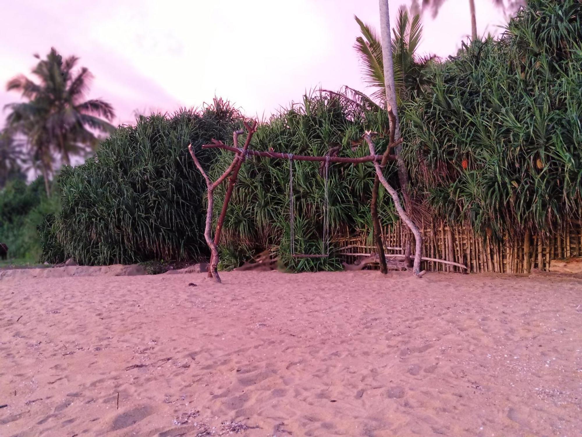 Lavila Beach Cottage Wadduwa Bagian luar foto